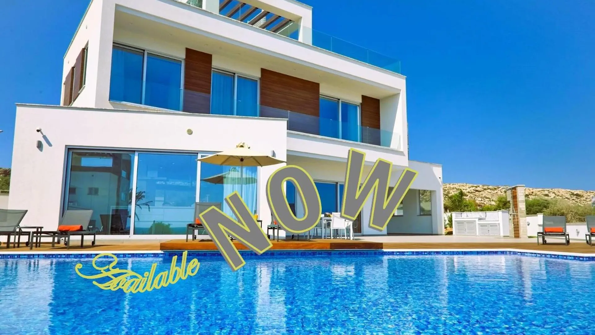 Beachfront Luxury Villa Idania location